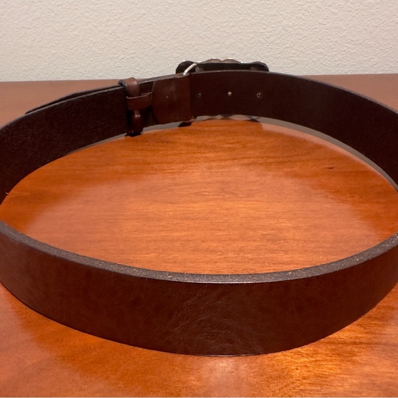 FOSSIL genuine leather solid belt brown size S 29” around your waist 1.5” wide - Picture 2 of 4